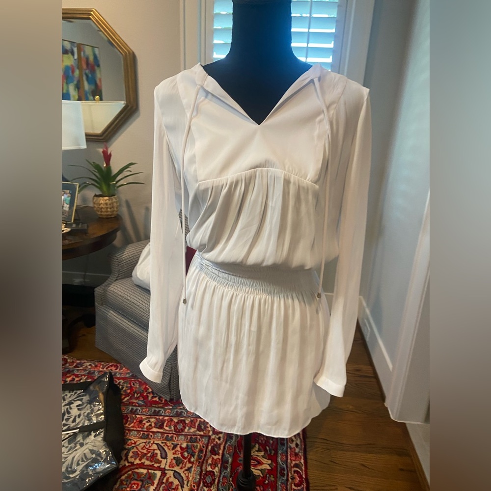 Alice & Trixie Long Sleeve White Smocked Waistband Dress Size Small
